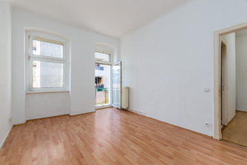 Wohnen im Altbau: Bezugsfreie Balkonwohnung in gefragter Pankower Lage!, 13156 Berlin, Etagenwohnung