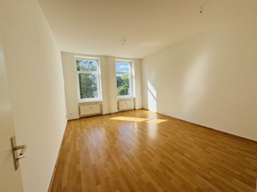 Bezugsfreie Altbauwohnung mit Balkon zum ruhigen Innenhof nahe S-Bhf Adlershof!, 12489 Berlin, Etagenwohnung