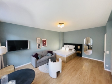 MÖBLIERTES Studio Apartment am Helmholtzplatz! FURNISHED Studio apartment at popular Helmholtzplatz!, 10437 Berlin, Etagenwohnung