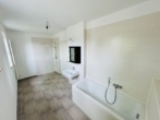 Charmante Doppelhaushälfte / Townhouse mit Gartenparadies im Herzen Altglienickes! - Badezimmer
