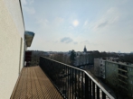 Charmante und Helle Wohnung mit großem Sonnenbalkon im Erstbezug! - Balkon Blick 7 Etage