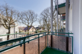 Elegante Stuckaltbauwohnung mit Potential nahe Brosepark! - Balkon