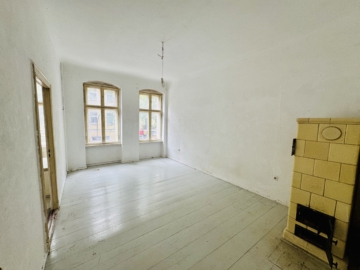 Sanierungsbedürftige Altbauwohnung in Top-Lage – nur wenige Schritte zum Kiehlufer!, 12059 Berlin, Etagenwohnung