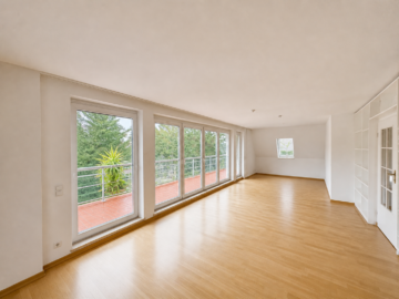 Geräumige, bezugsfreie Wohnung mit Südwest-Terrasse und KFZ-Stellplatz nahe S-Bhf Lichtenrade!, 12307 Berlin, Etagenwohnung
