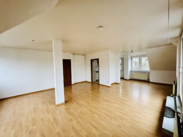 Bezugsfrei & Seenah! Großzügige Wohnung in ruhiger Lage am Tegeler See!, 13507 Berlin, Etagenwohnung